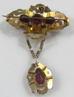 A Victorian brooch - 4