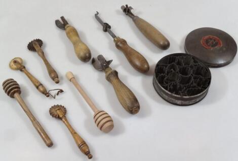 Various late 19thC and early 20thC treen