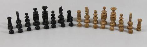 An early 20thC wooden chess set