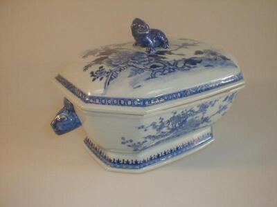 A 19thC Chinese export blue and white tureen and cover