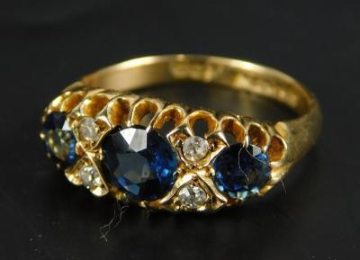 An 18ct gold dress ring