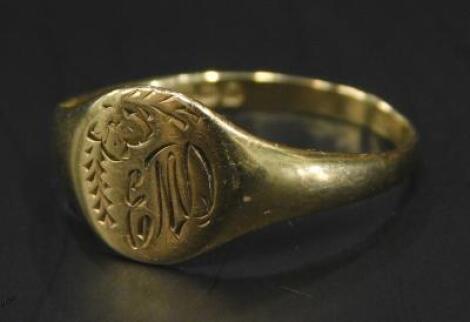 A 9ct gold signet ring