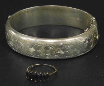 Two items of silver jewellery