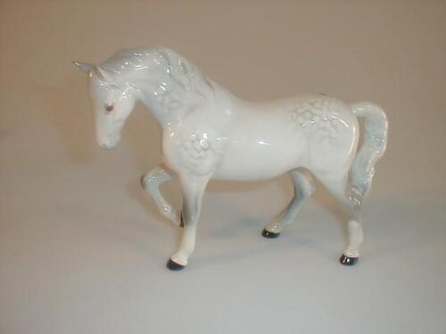 A Beswick Stocky Jogging Mare