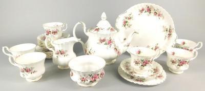 A Royal Albert Lavender Rose pattern part tea service