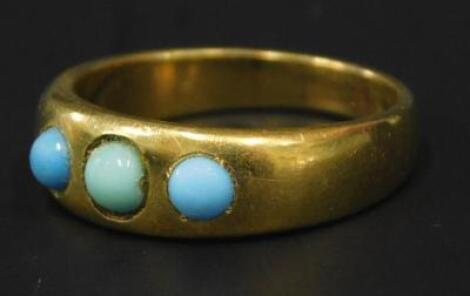 An 18ct turquoise set ring