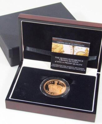 A 1952-2015 22ct gold proof £5 coin - 3