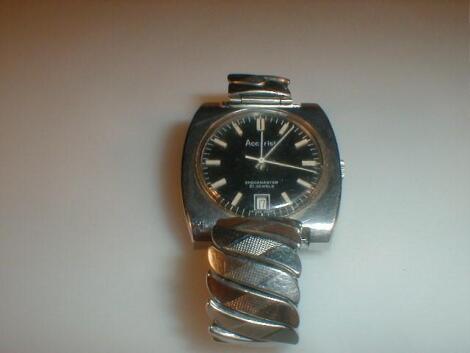 An Accurist 1960's gents stainless steel wristwatch