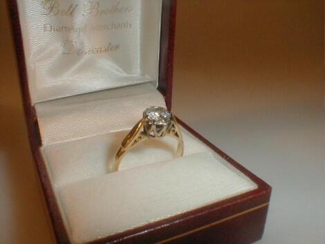 A solitaire diamond ring (brilliant cut) of mounted estimated weight 0.60ct