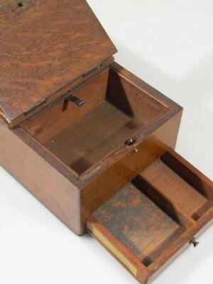 An early 20thC oak cigar and cigarette dispenser - 5