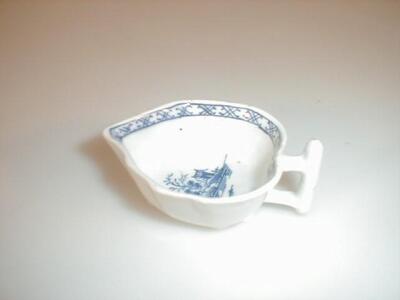 A Lowestoft blue and white leaf pickle dish or asparagus butter dish