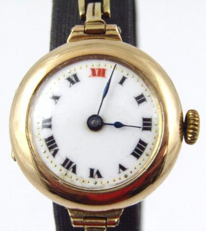 A ladies 9ct gold wristwatch