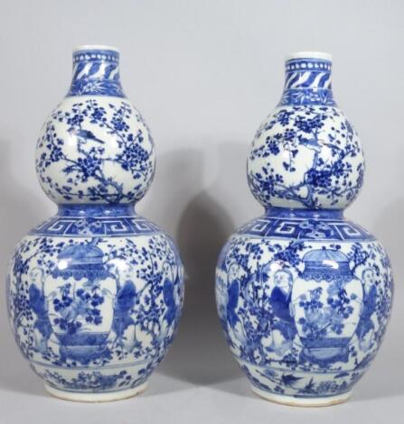 A pair of Chinese blue and white porcelain double gourd vases