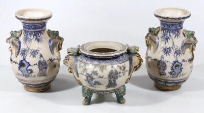 A Japanese earthenware garniture - 3