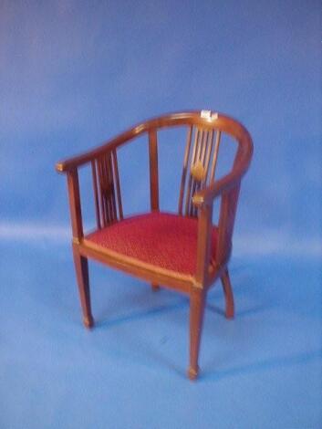 An Edwardian string inlaid mahogany low tub chair (matching lot 275)