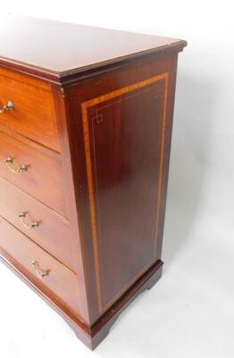 An Edwardian mahogany chest of drawers - 4