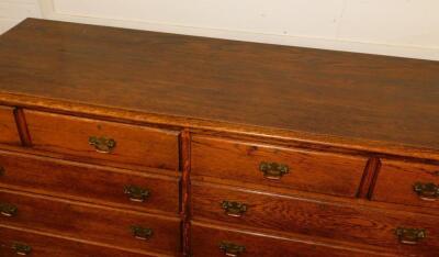 An Edwardian oak chest of drawers - 2