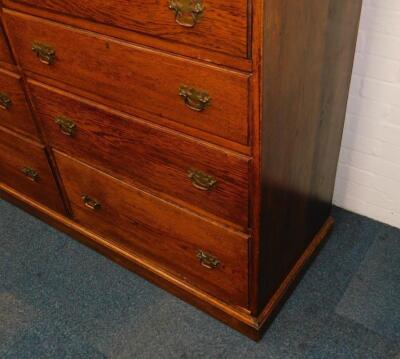 An Edwardian oak chest of drawers - 3