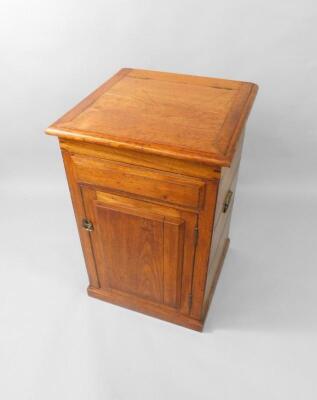 A Victorian oak sink cabinet - 3