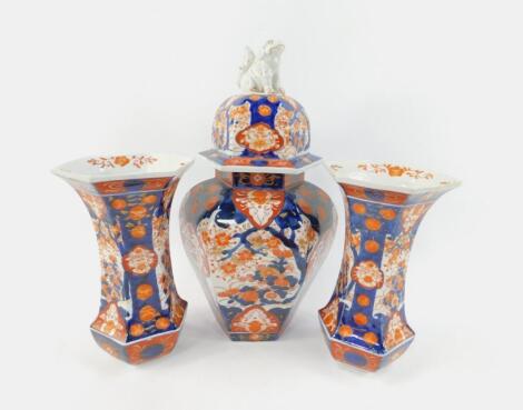 A Japanese Meiji period porcelain Imari garniture