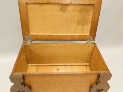 An Arts & Crafts style oak workbox - 2