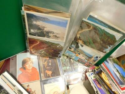 A large quantity of coloured and other postcards etc. - 2