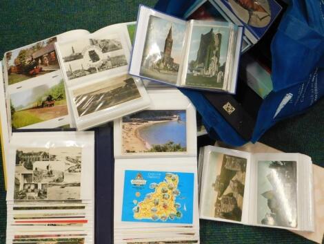 A large quantity of early 20thC and later postcards