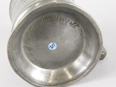 An early 19thC pewter pint mug - 3