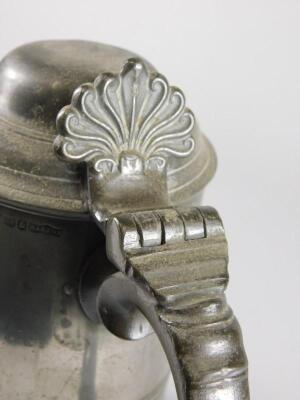 A 19thC pewter flagon - 3