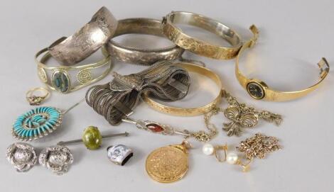 Various silver and other costume jewellery