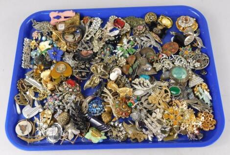 Various brooches