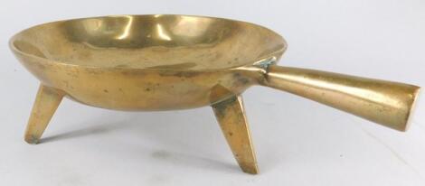 An early 20thC brass skillet