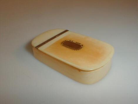 Georgian ivory snuff box with gold hinge and plain gold cartouche with piqu£ border