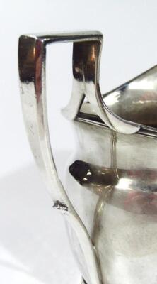 A George III silver cream jug - 3