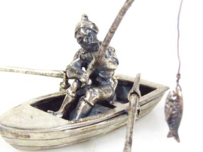 A miniature model of a Chinese fisherman in rowing boat - 3