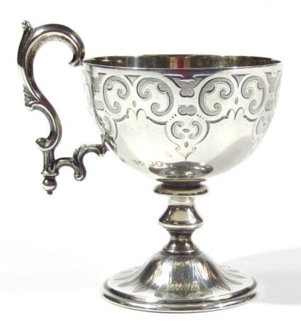 A Victorian silver drinking cup