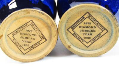 A pair of Grantham Co-operative Jubilee Year Society pottery vases - 3