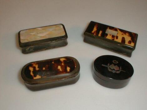 Two 19thC horn snuff boxes with tortoiseshell lids