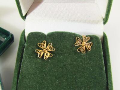 Three pairs of 9ct gold earrings - 4