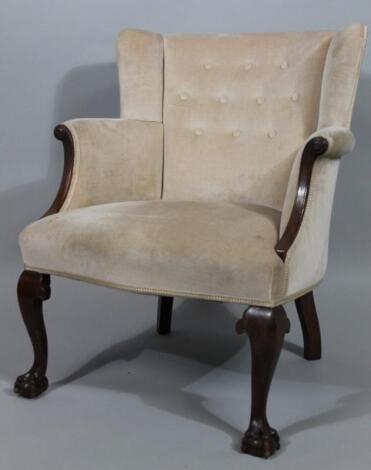 An early 20thC wing tub armchair