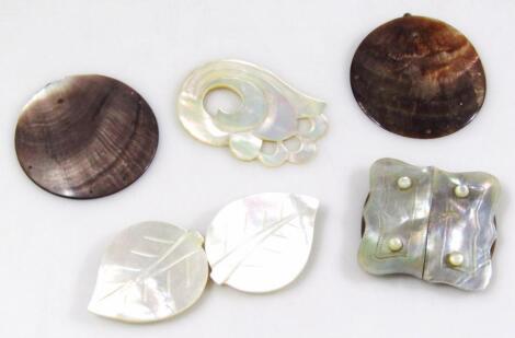 Various mother of pearl jewellery pieces