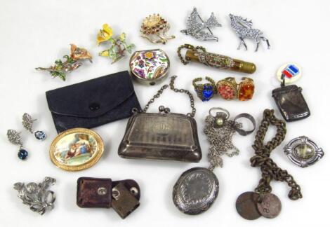 Various modern costume jewellery