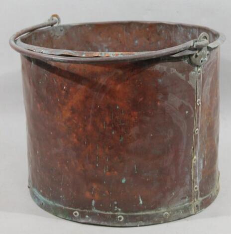 A very early 20thC copper bucket