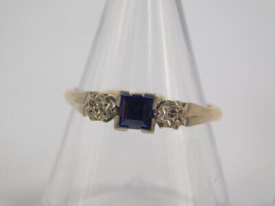 A sapphire and diamond three stone ring - 2