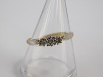 A diamond three stone ring - 2