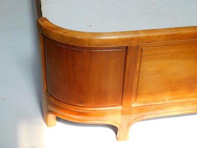 A French Art Nouveau walnut double bed - 3