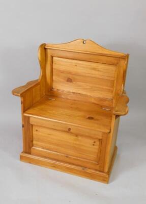 A pine Ottoman seat - 2