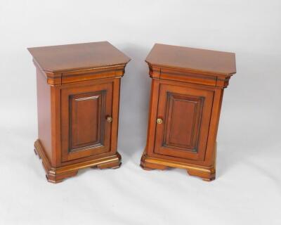 A pair of French late 20thC mahogany pot cupboards