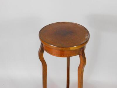 An Edwardian mahogany jardiniere stand - 2