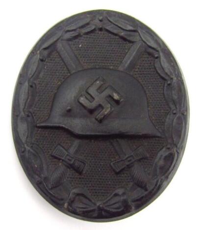 A Third Reich wound badge